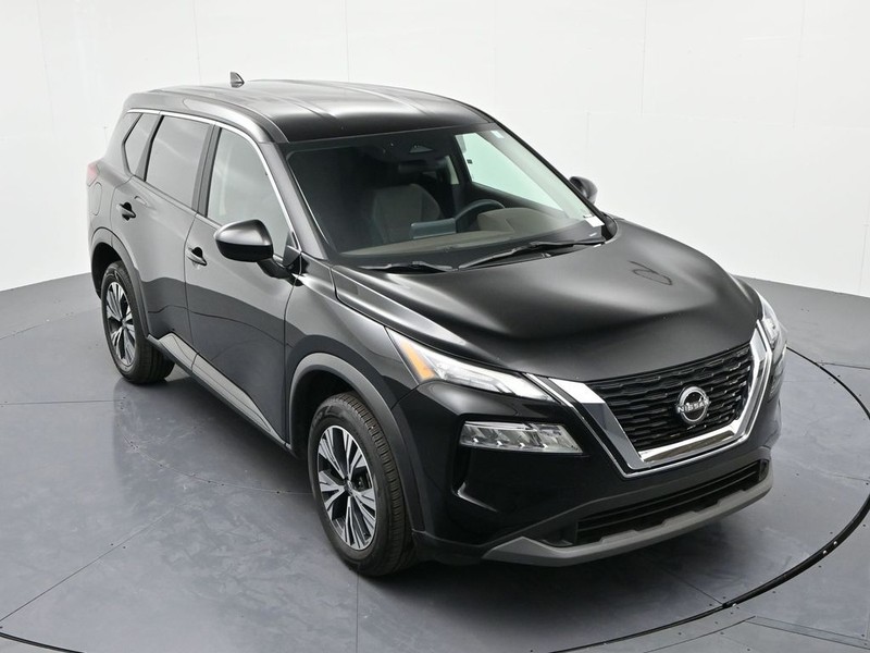 Nissan Rogue Vehicle Full-screen Gallery Image 17