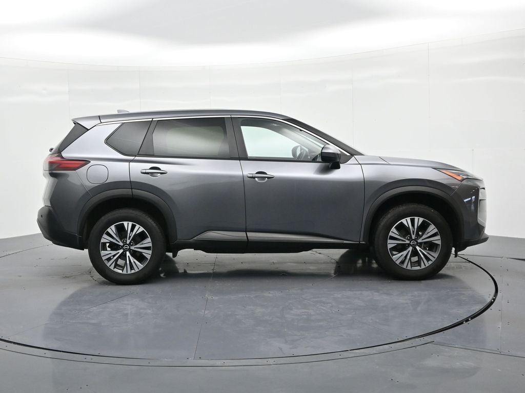 Nissan Rogue Vehicle Full-screen Gallery Image 5