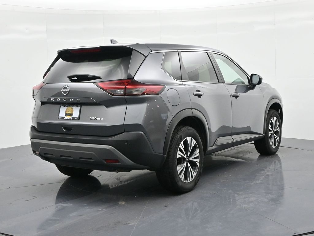 Nissan Rogue Vehicle Full-screen Gallery Image 6