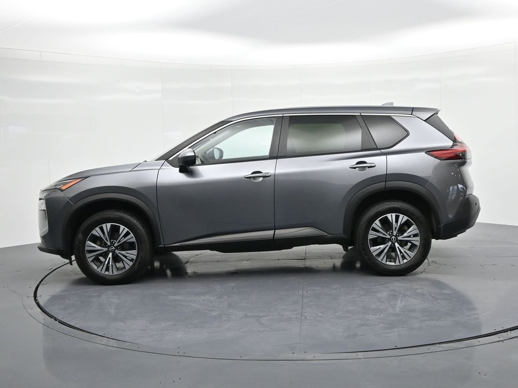 Nissan Rogue Vehicle Full-screen Gallery Image 9