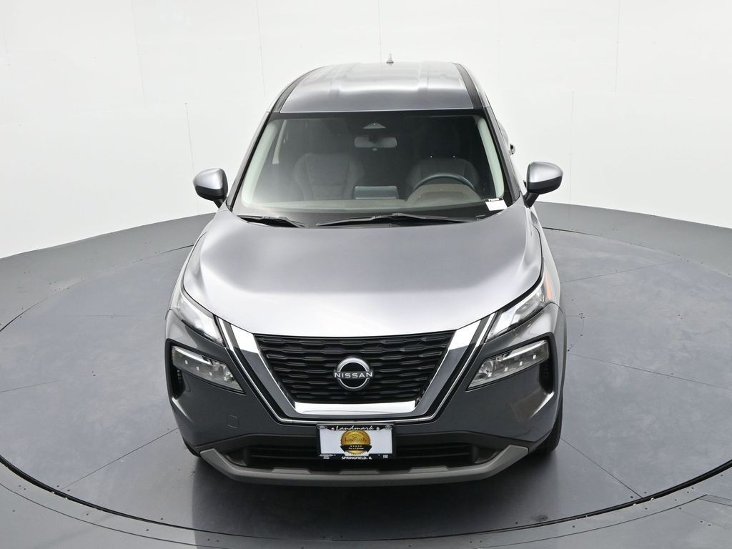 Nissan Rogue Vehicle Full-screen Gallery Image 19