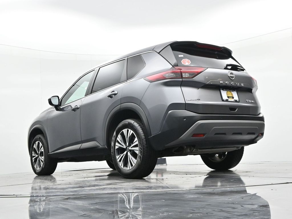 Nissan Rogue Vehicle Full-screen Gallery Image 22