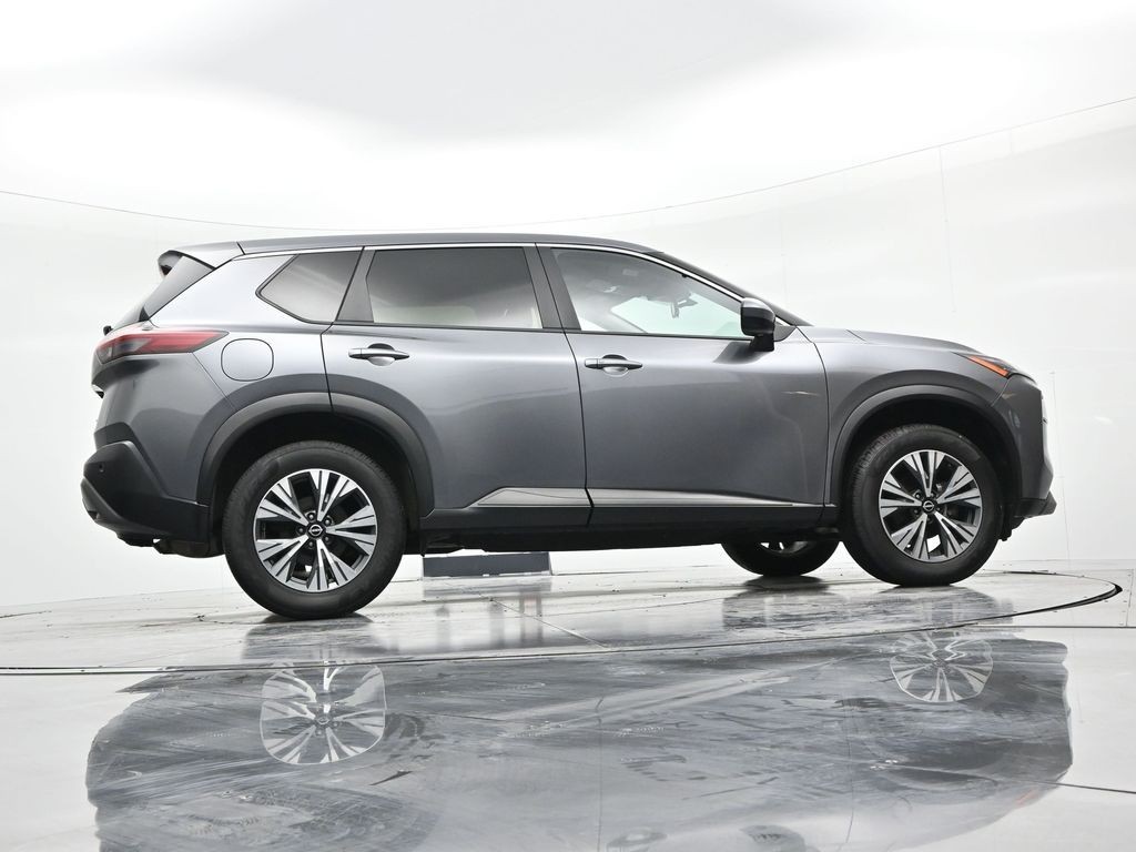 Nissan Rogue Vehicle Full-screen Gallery Image 25