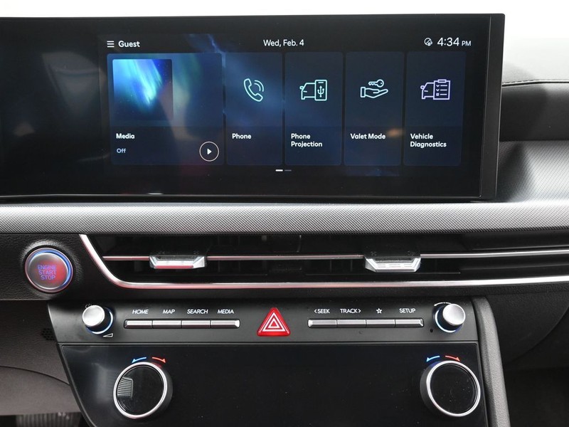 Hyundai Sonata Vehicle Full-screen Gallery Image 13
