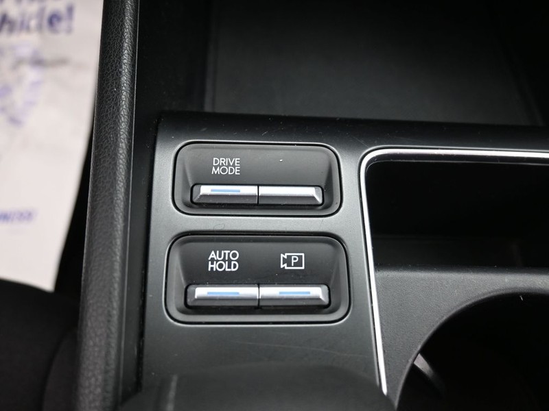 Hyundai Sonata Vehicle Full-screen Gallery Image 15