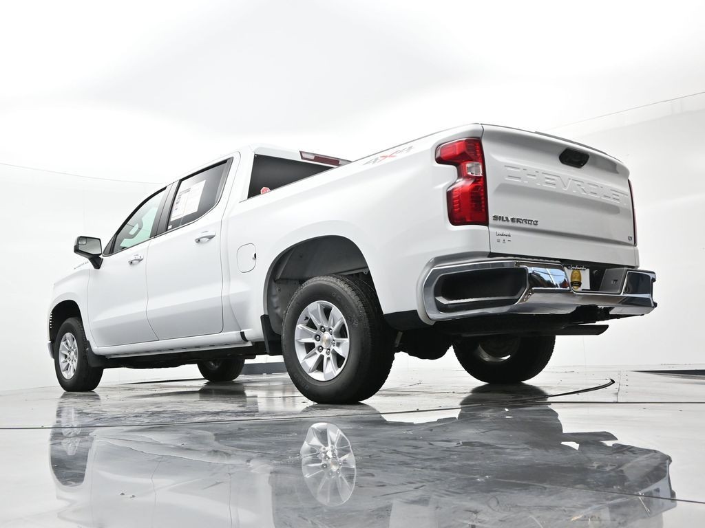 Chevrolet Silverado 1500 Vehicle Full-screen Gallery Image 21