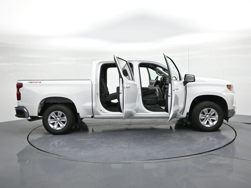 Chevrolet Silverado 1500 Vehicle Full-screen Gallery Image 25