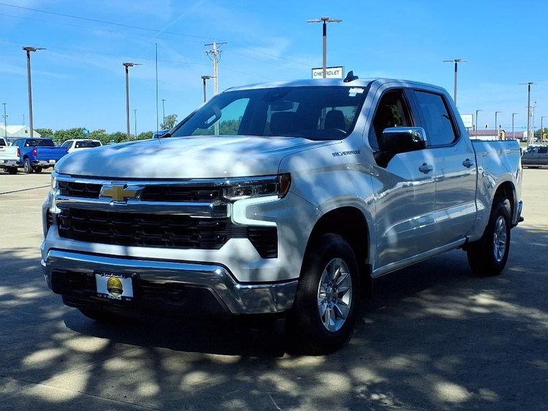 Chevrolet Silverado 1500 Vehicle Full-screen Gallery Image 2