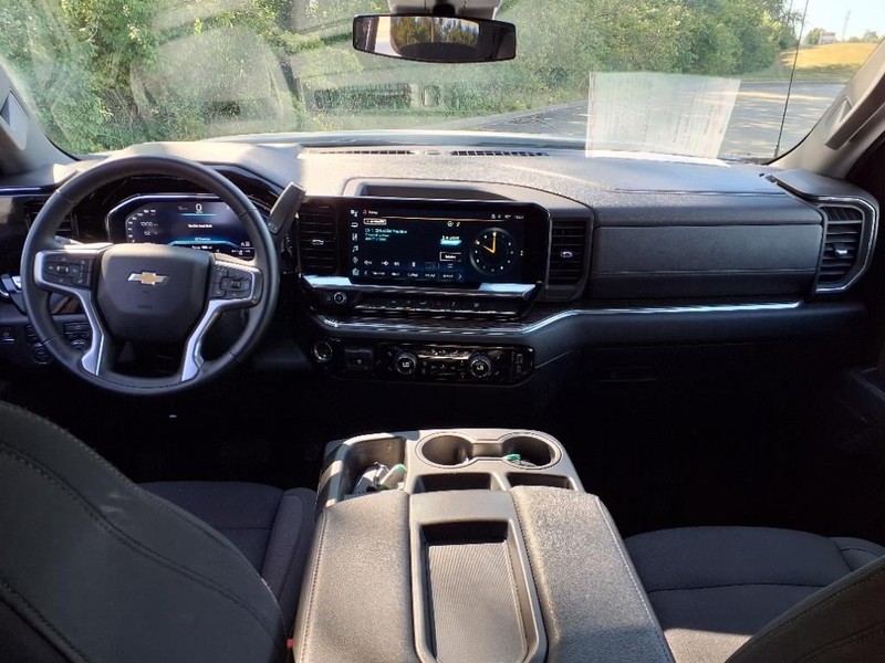 Chevrolet Silverado 1500 Vehicle Full-screen Gallery Image 8