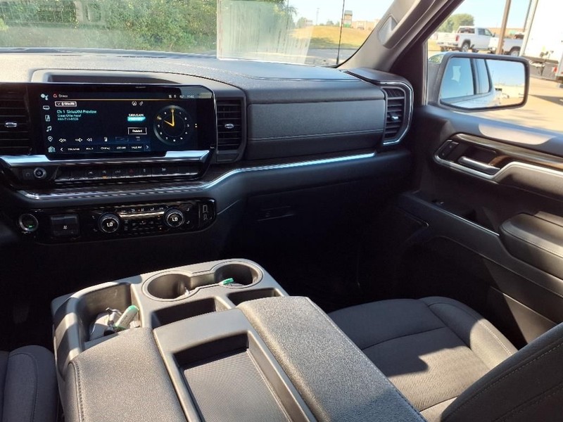 Chevrolet Silverado 1500 Vehicle Full-screen Gallery Image 10