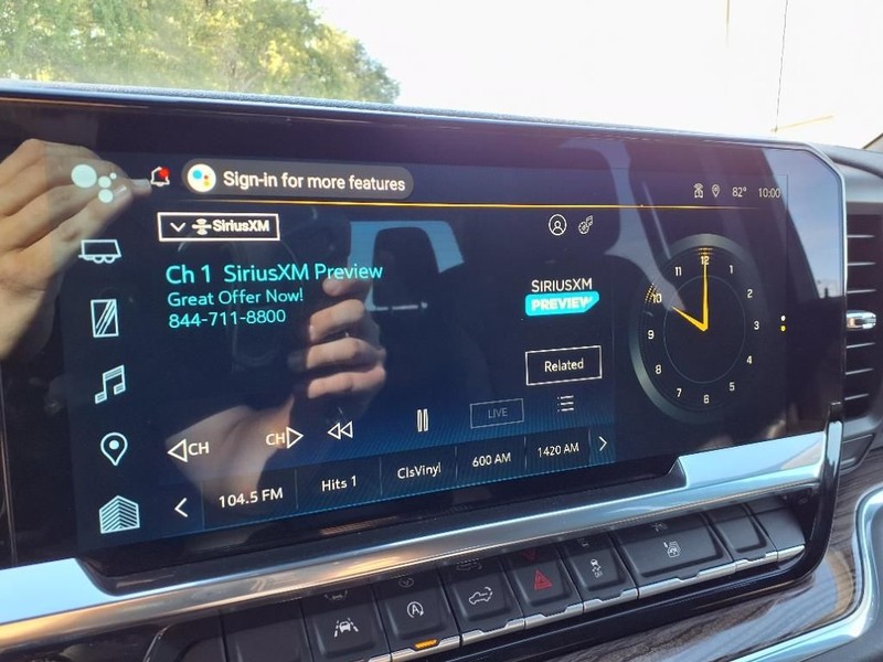 Chevrolet Silverado 1500 Vehicle Full-screen Gallery Image 12