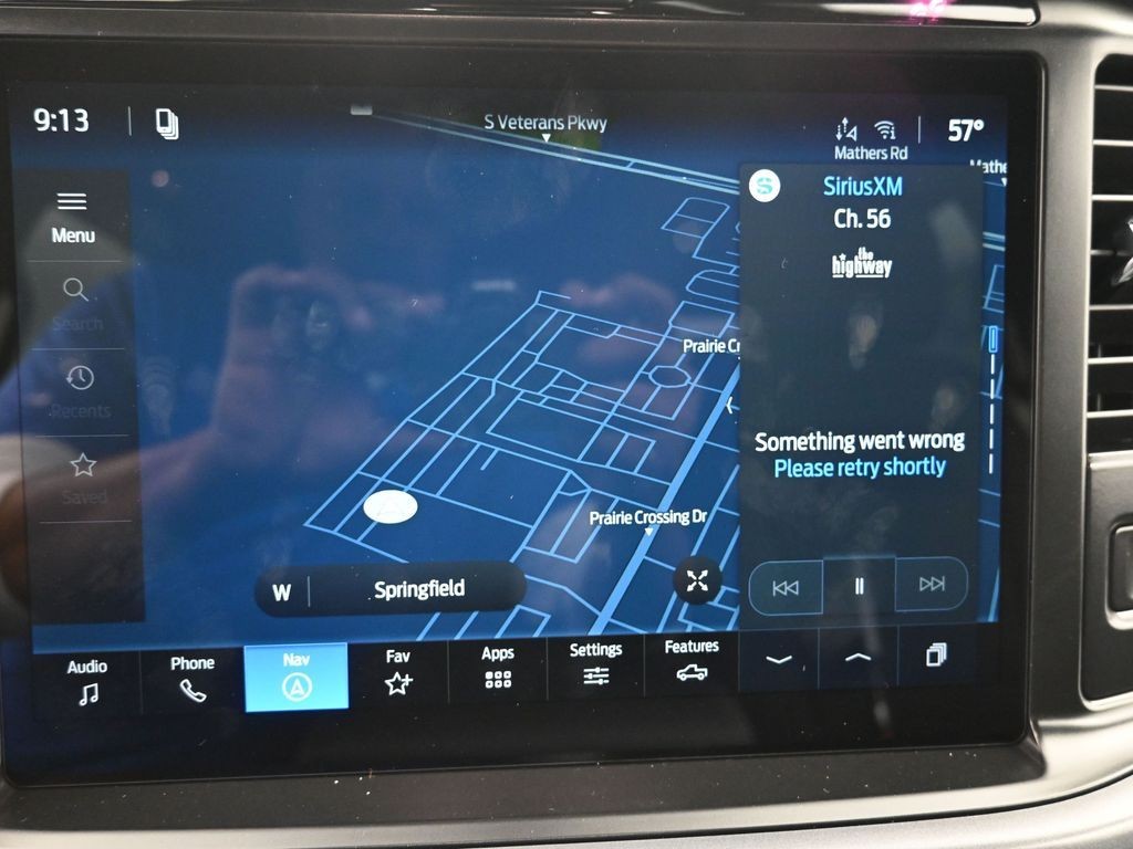 Ford F-150 Vehicle Full-screen Gallery Image 12