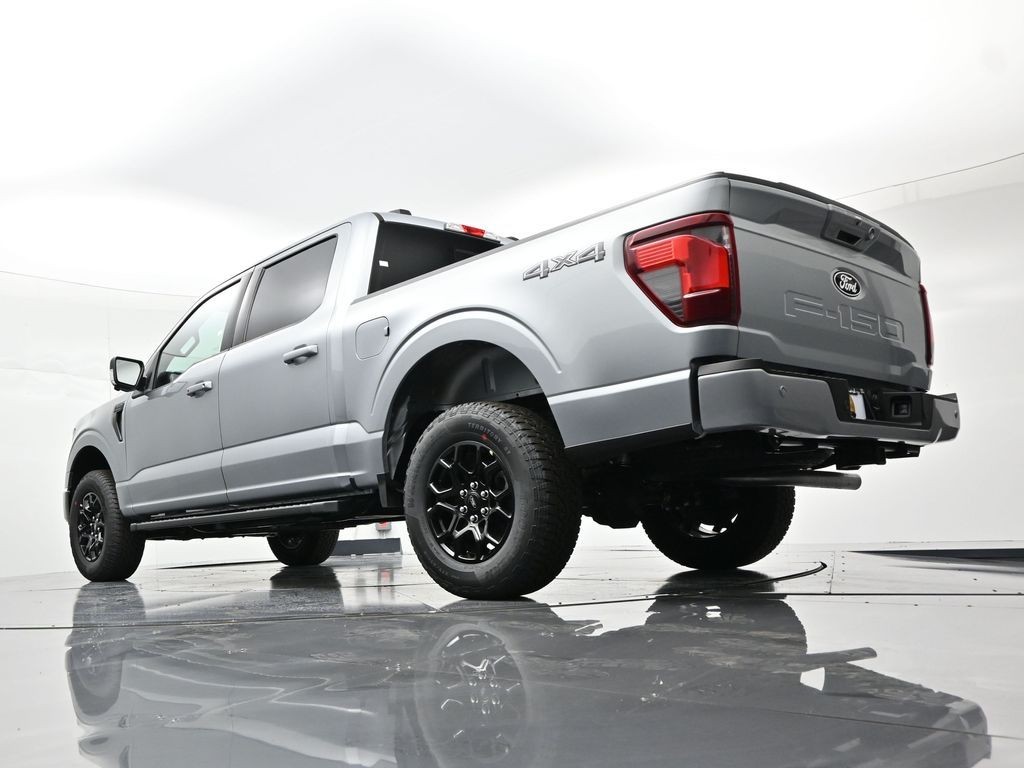 Ford F-150 Vehicle Full-screen Gallery Image 24