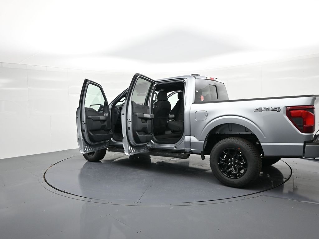 Ford F-150 Vehicle Full-screen Gallery Image 29