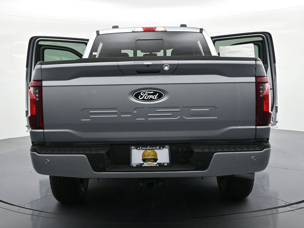Ford F-150 Vehicle Full-screen Gallery Image 31