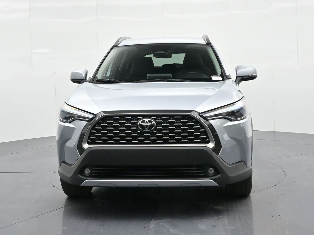 Toyota Corolla Cross Vehicle Full-screen Gallery Image 3