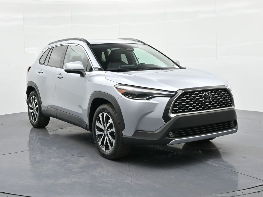 Toyota Corolla Cross Vehicle Full-screen Gallery Image 4