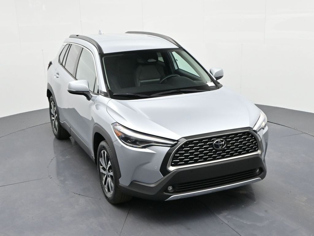 Toyota Corolla Cross Vehicle Full-screen Gallery Image 16