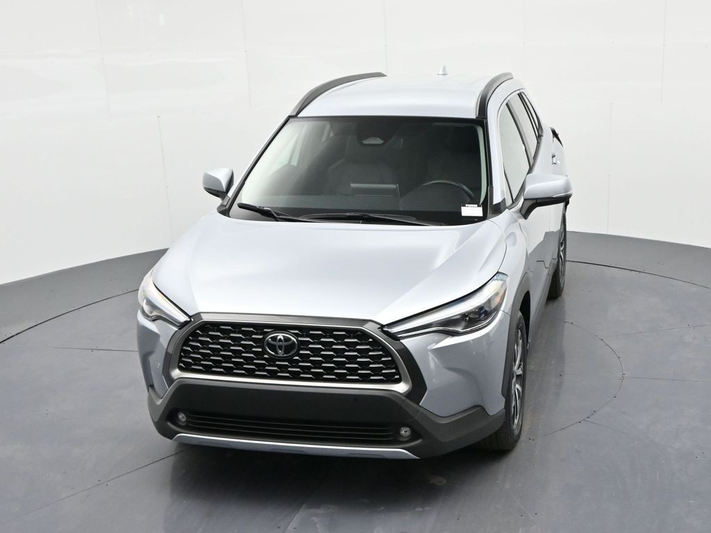 Toyota Corolla Cross Vehicle Full-screen Gallery Image 17