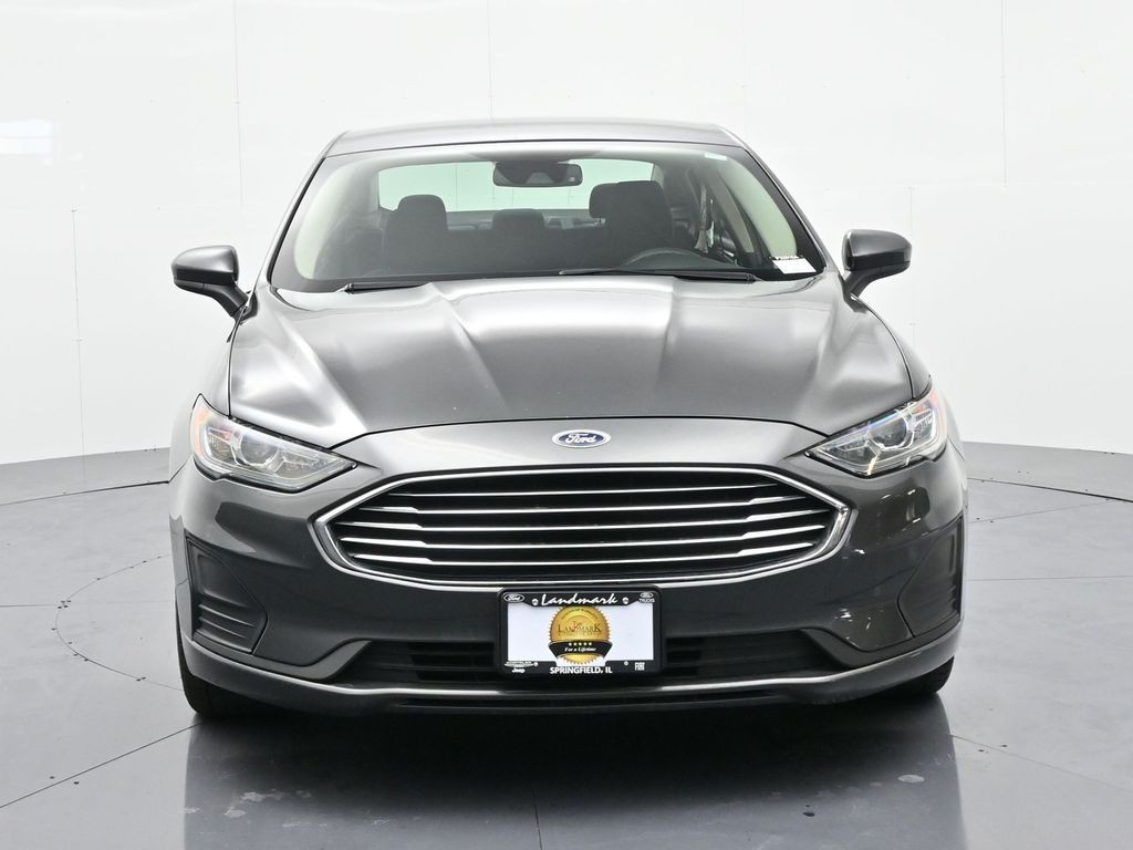 Ford Fusion Hybrid Vehicle Full-screen Gallery Image 03