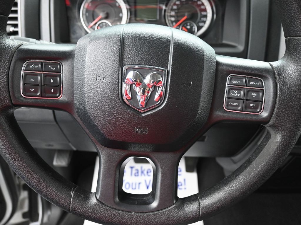 Ram 1500 Vehicle Full-screen Gallery Image 14