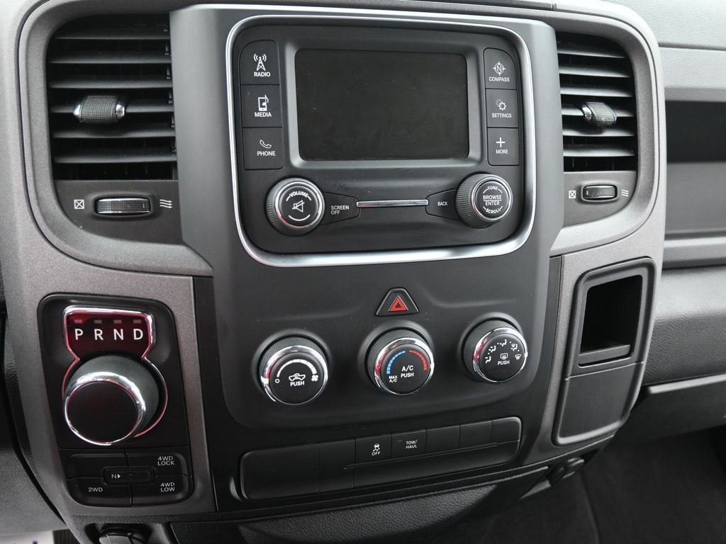 Ram 1500 Vehicle Full-screen Gallery Image 15
