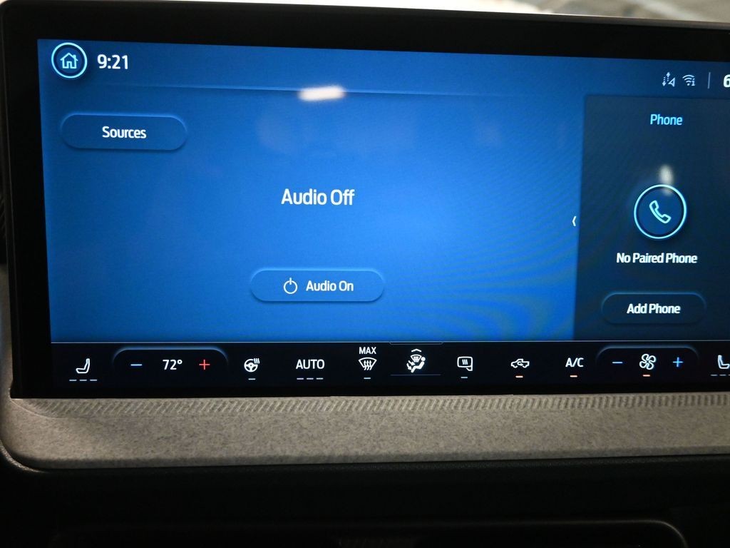 Ford Maverick Vehicle Full-screen Gallery Image 11