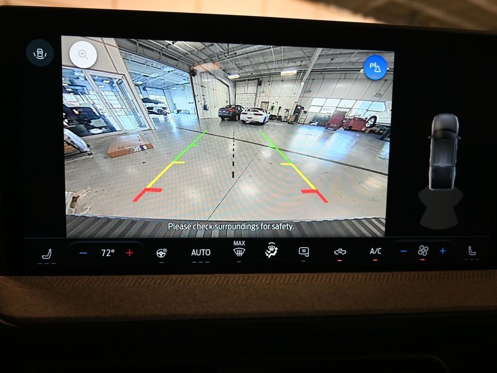 Ford Maverick Vehicle Full-screen Gallery Image 12