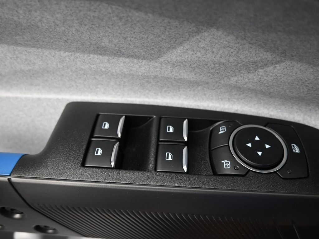 Ford Maverick Vehicle Full-screen Gallery Image 14