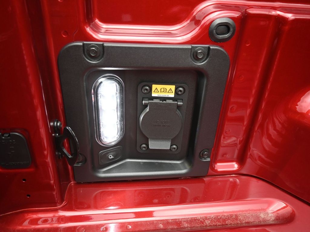 Ford Maverick Vehicle Full-screen Gallery Image 19