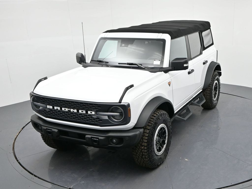 Ford Bronco Vehicle Full-screen Gallery Image 18