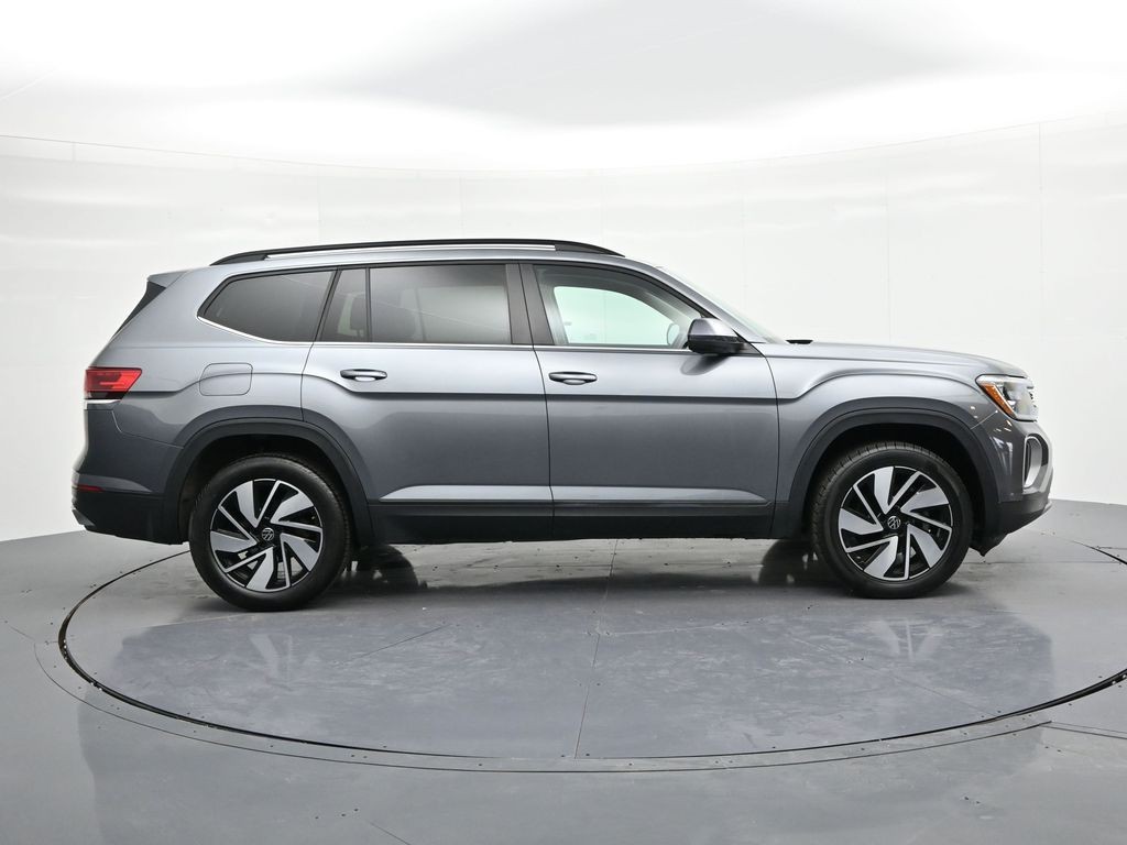 Volkswagen Atlas Vehicle Full-screen Gallery Image 5
