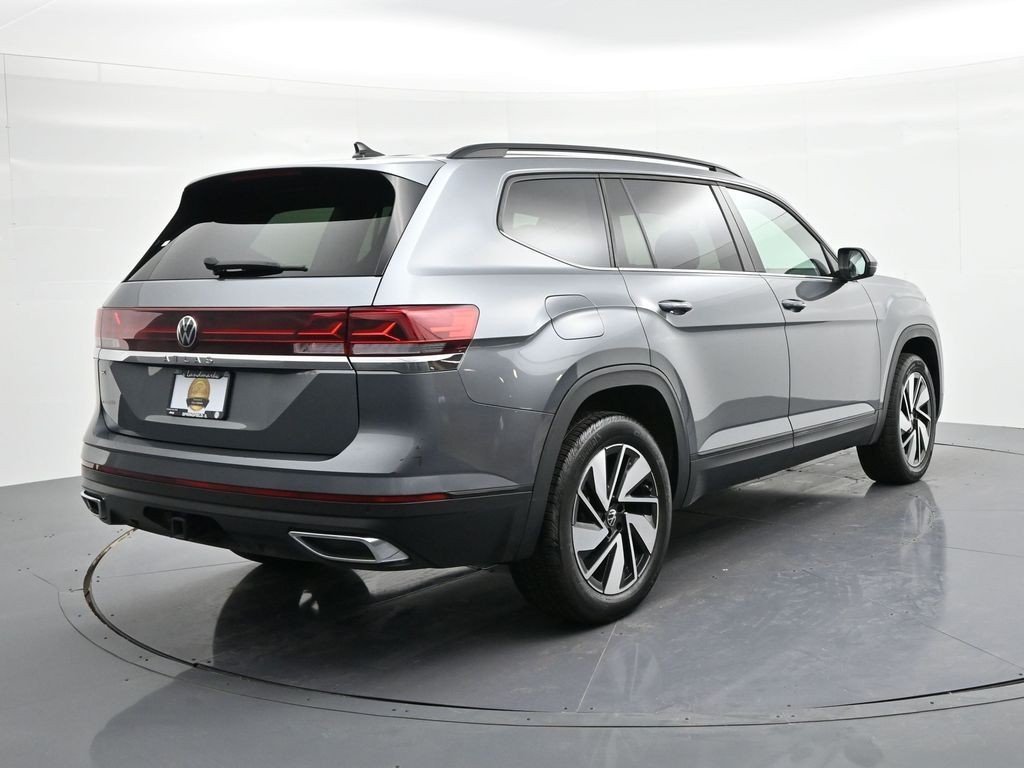 Volkswagen Atlas Vehicle Full-screen Gallery Image 6