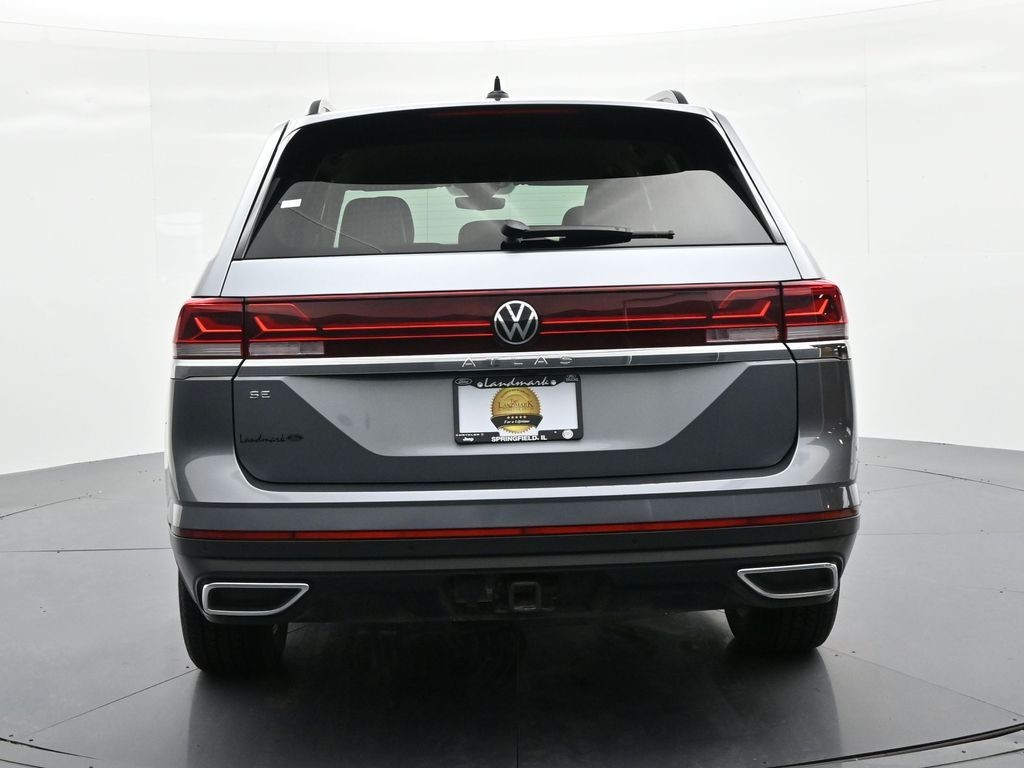 Volkswagen Atlas Vehicle Full-screen Gallery Image 7