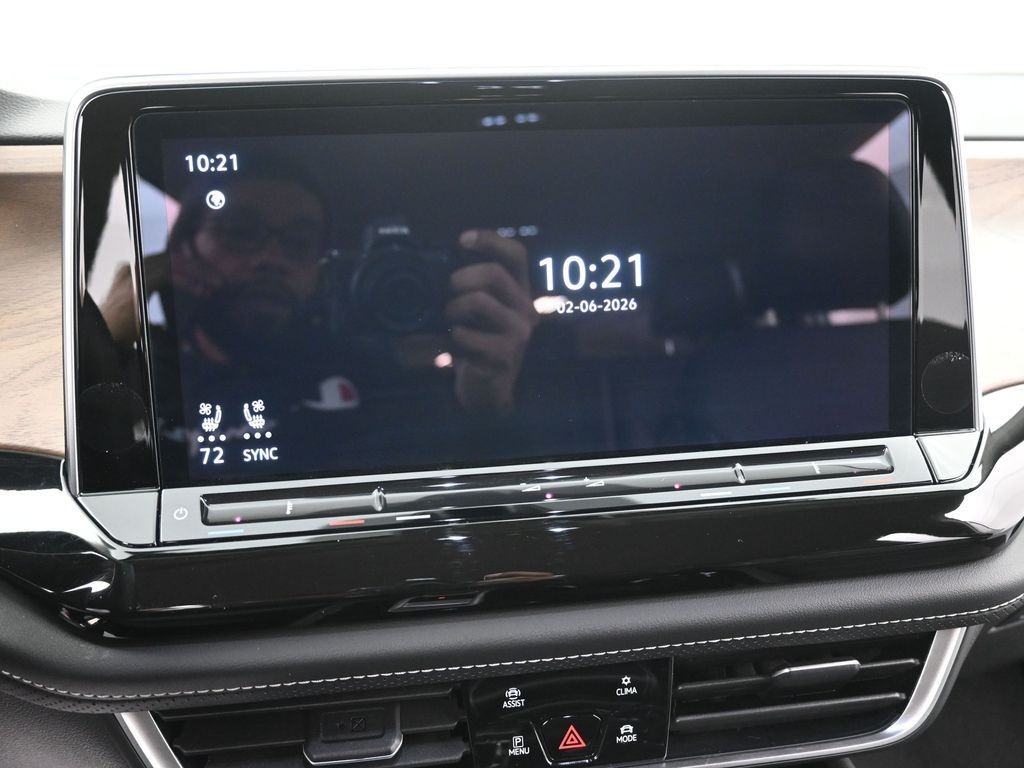 Volkswagen Atlas Vehicle Full-screen Gallery Image 13