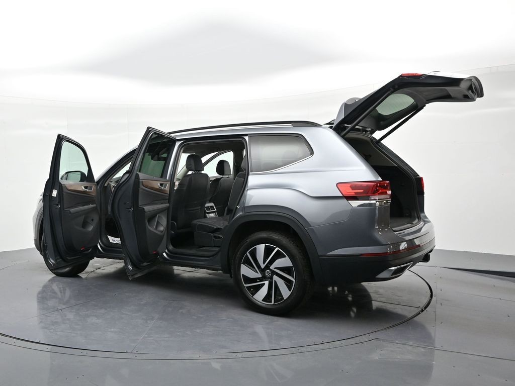Volkswagen Atlas Vehicle Full-screen Gallery Image 26