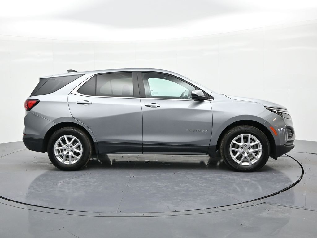 Chevrolet Equinox Vehicle Full-screen Gallery Image 05