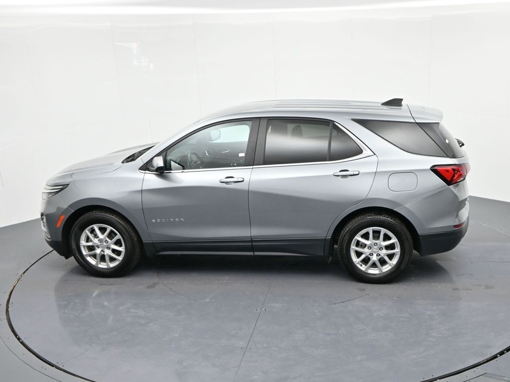 Chevrolet Equinox Vehicle Full-screen Gallery Image 18