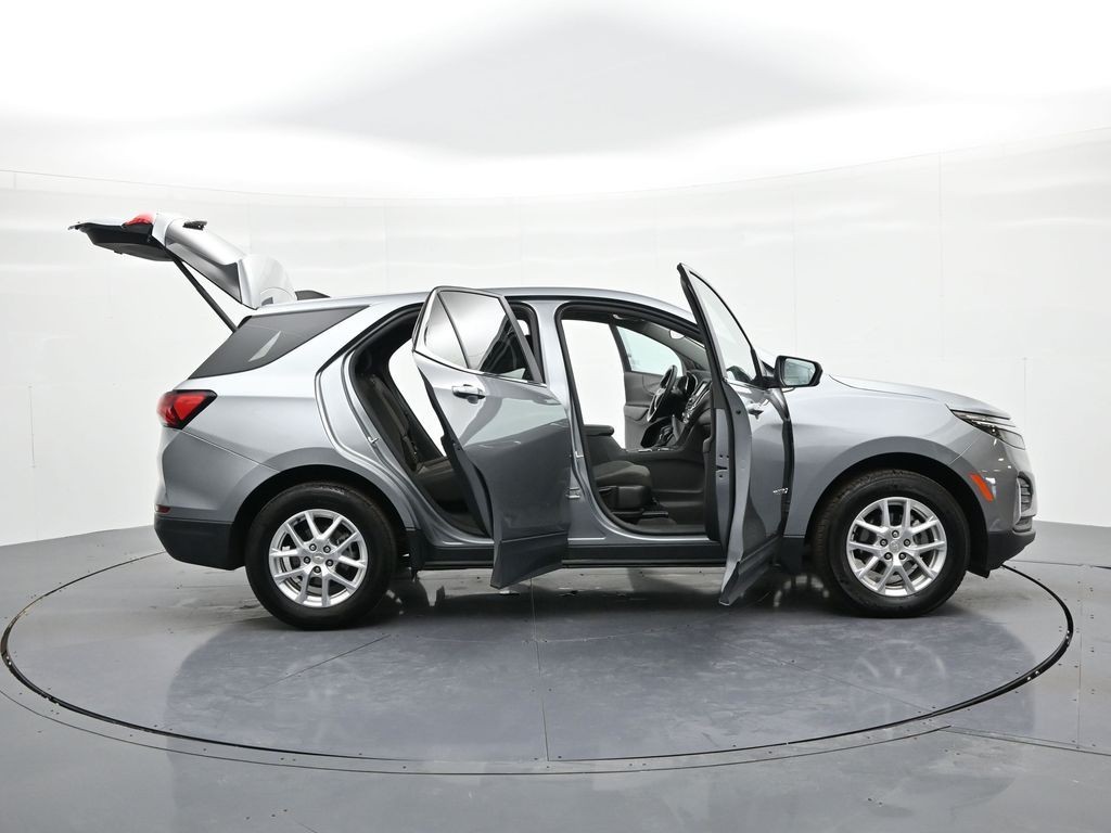 Chevrolet Equinox Vehicle Full-screen Gallery Image 23