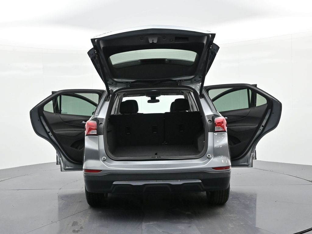 Chevrolet Equinox Vehicle Full-screen Gallery Image 26