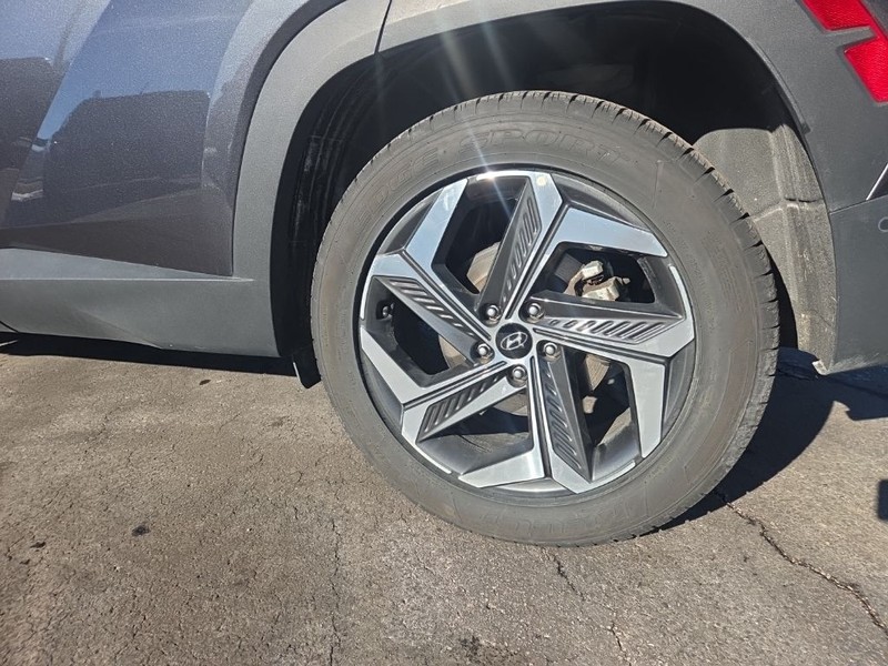 Hyundai Tucson Vehicle Full-screen Gallery Image 4