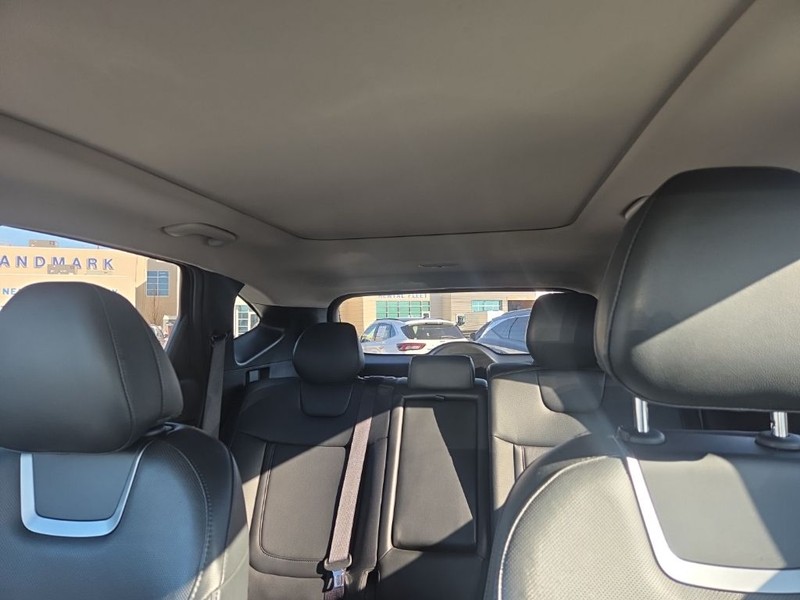 Hyundai Tucson Vehicle Full-screen Gallery Image 14