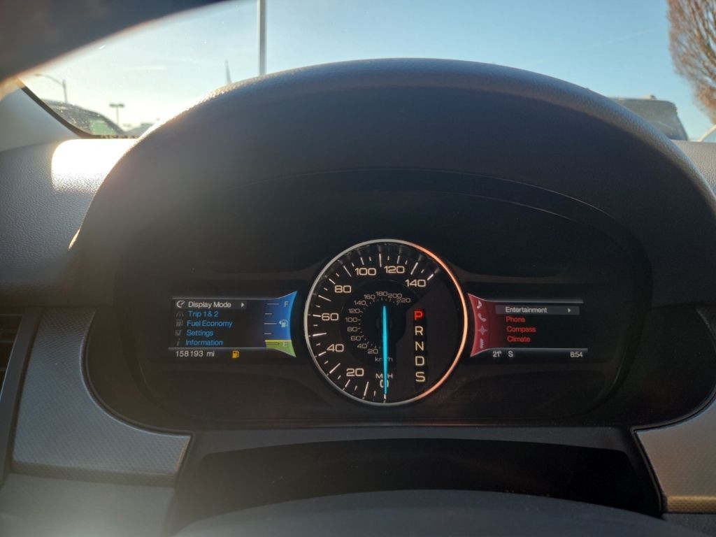 Ford Edge Vehicle Full-screen Gallery Image 09