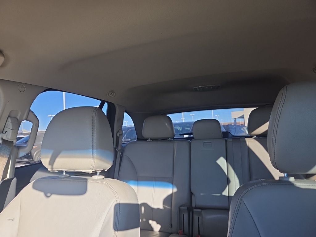 Ford Edge Vehicle Full-screen Gallery Image 11