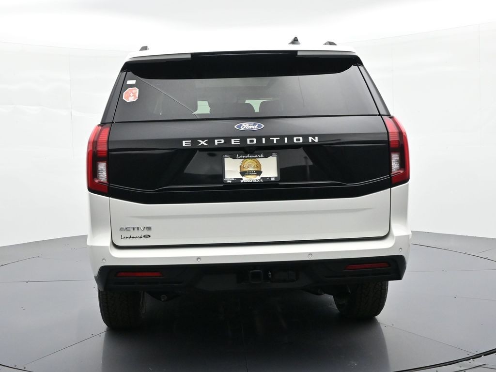 Ford Expedition Vehicle Full-screen Gallery Image 7