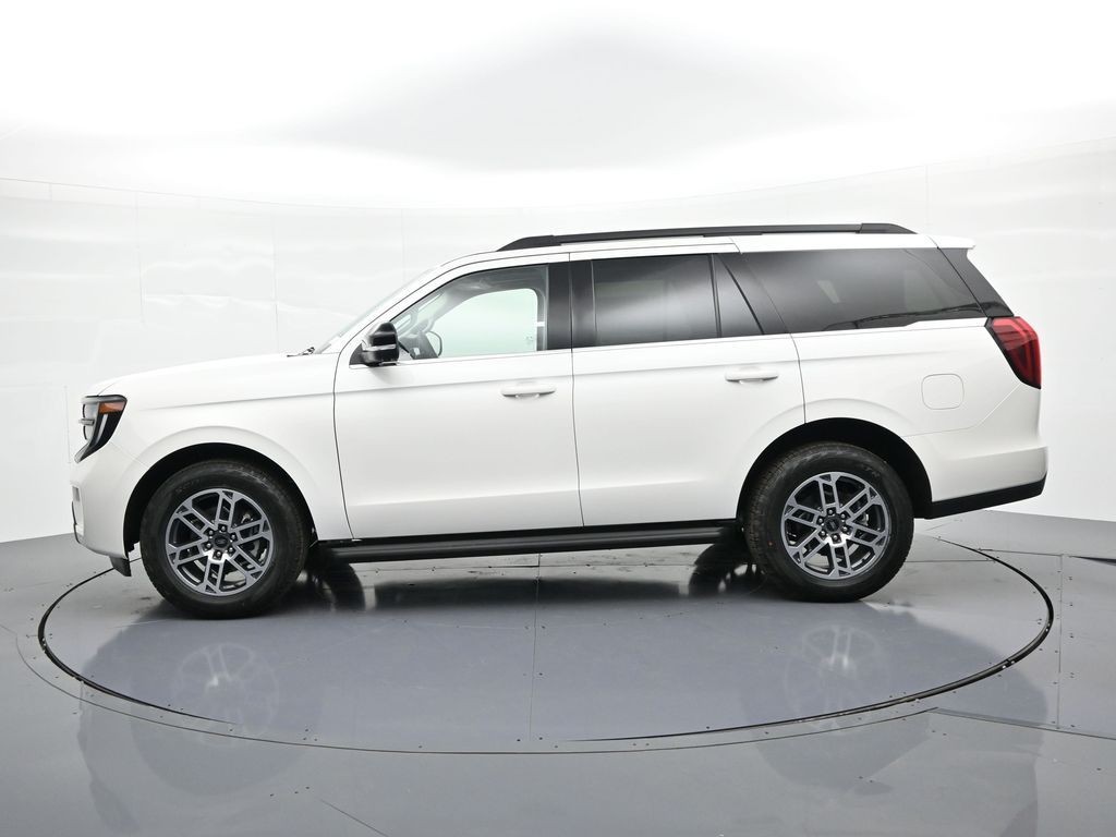 Ford Expedition Vehicle Full-screen Gallery Image 9