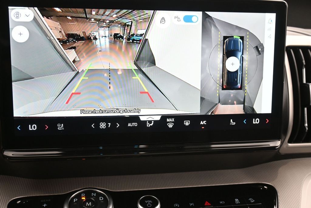 Ford Expedition Vehicle Full-screen Gallery Image 13