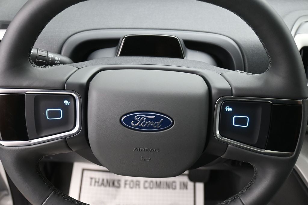 Ford Expedition Vehicle Full-screen Gallery Image 21