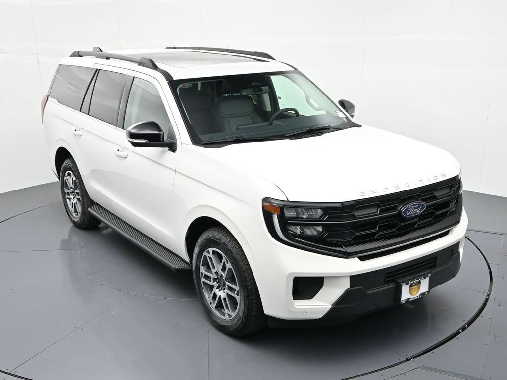 Ford Expedition Vehicle Full-screen Gallery Image 25