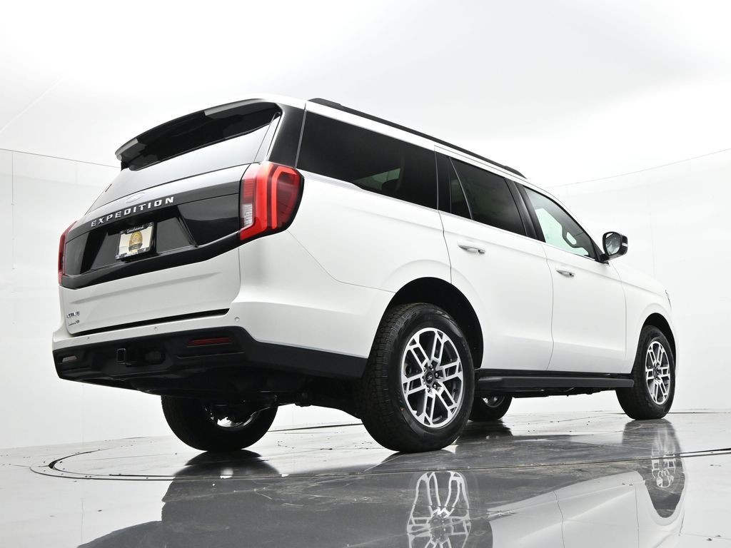 Ford Expedition Vehicle Full-screen Gallery Image 31